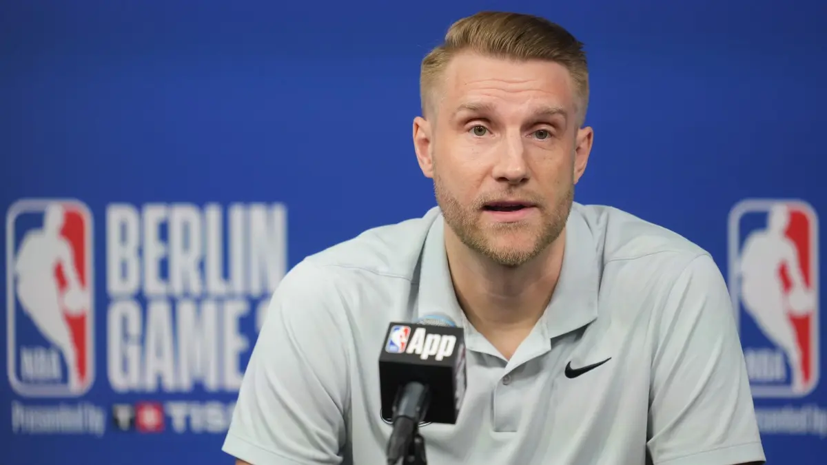 Orlando Magic - Memphis Grizzlies: 15.01.2026, Berlin: Basketball: NBA, Orlando Magic - Memphis Grizzlies, Hauptrunde, Hauptrunde-Partien, 85. Spieltag, Uber Arena, Head Coach Tuomas Iisalo (Memphis Grizzlies) spricht während der Pressekonferenz vor dem Spiel. Foto: Soeren Stache/dpa +++ dpa-Bildfunk +++