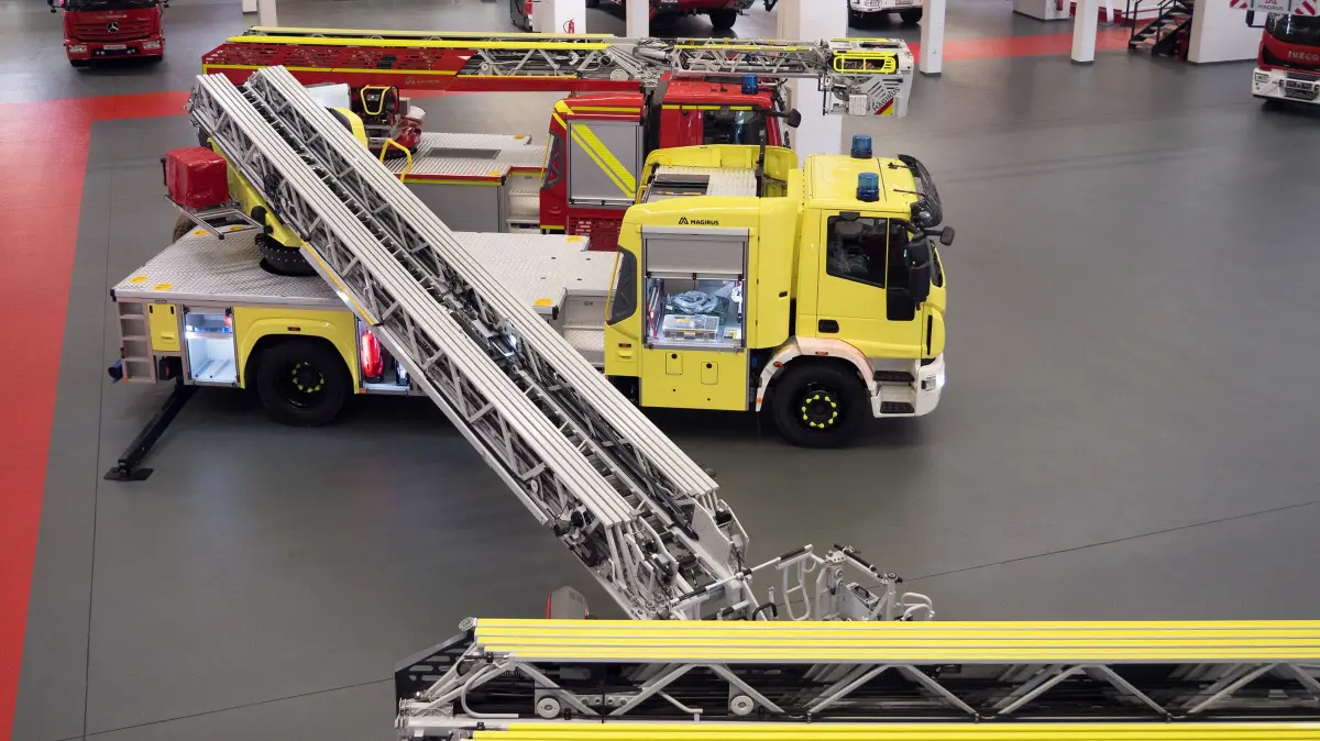 Magirus-Drehleiter für VAE-Region im Magirus Experience Center Ulm, Magirus engagiert sich in den Vereinigen Arabischen Emiraten