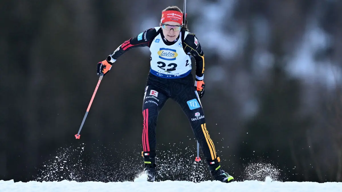 Biathlon: Weltcup: 16.01.2026, Bayern, Ruhpolding: Biathlon: Weltcup, Sprint 7,5 km, Damen. Janina Hettich-Walz aus Deutschland ist auf der Strecke unterwegs. Foto: Sven Hoppe/dpa +++ dpa-Bildfunk +++