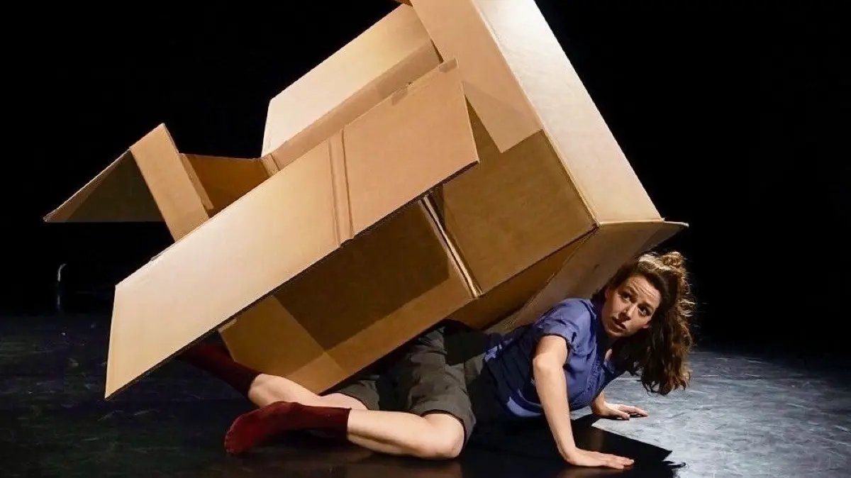 Sarah Wissner in ihrem Kinderstück "Raschel".