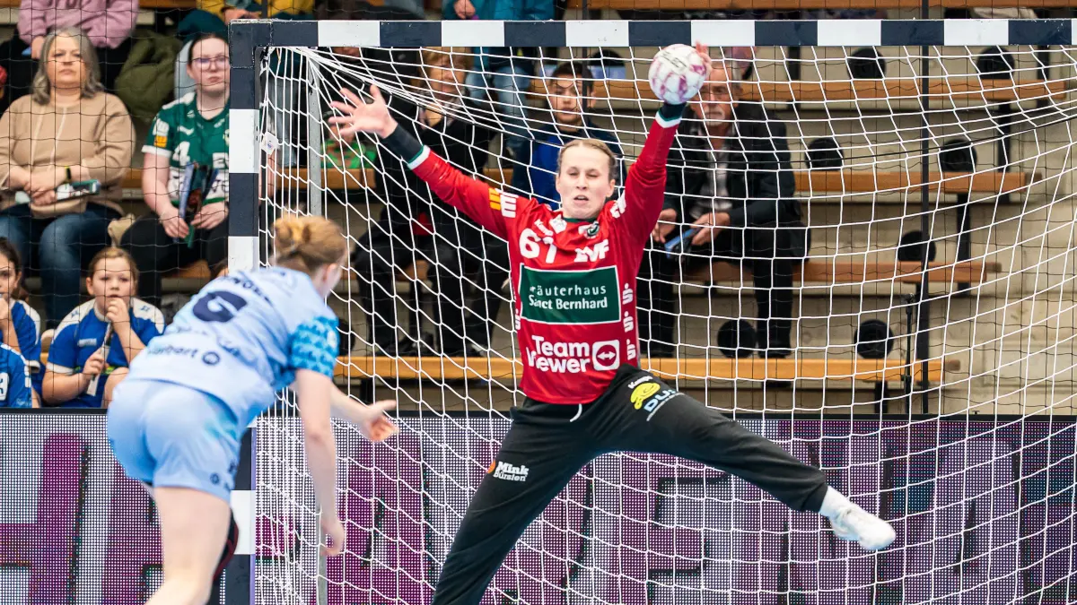 Frisch Auf Goeppingen vs. HSG Bensheim/Auerbach, Handball, 1. Bundesliga, Spielzeit 2025/2026, 18.01.2026: Celina Meissner (Frisch Auf Frauen, #61) haelt einen Siebenmeter, Frisch Auf Goeppingen vs. HSG Bensheim/Auerbach, Handball, 1. Bundesliga, Spielzeit 2025/2026, 18.01.2026
Foto: Eibner-Pressefoto/Michael Schmidt