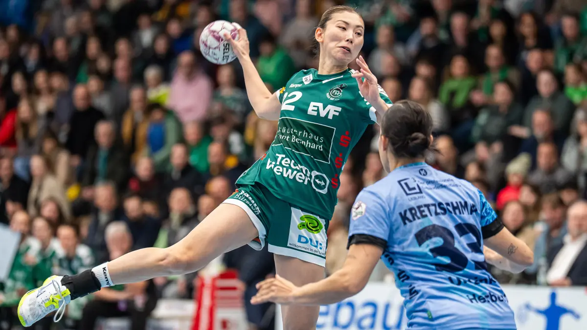 Frisch Auf Goeppingen vs. HSG Bensheim/Auerbach, Handball, 1. Bundesliga, Spielzeit 2025/2026, 18.01.2026: Haruno Sasaki (Frisch Auf Frauen, #32) wirft aus dem Rueckraum, Frisch Auf Goeppingen vs. HSG Bensheim/Auerbach, Handball, 1. Bundesliga, Spielzeit 2025/2026, 18.01.2026
Foto: Eibner-Pressefoto/Michael Schmidt