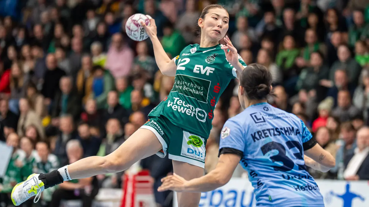 Frisch Auf Goeppingen vs. HSG Bensheim/Auerbach, Handball, 1. Bundesliga, Spielzeit 2025/2026, 18.01.2026: Haruno Sasaki (Frisch Auf Frauen, #32) wirft aus dem Rueckraum, Frisch Auf Goeppingen vs. HSG Bensheim/Auerbach, Handball, 1. Bundesliga, Spielzeit 2025/2026, 18.01.2026
Foto: Eibner-Pressefoto/Michael Schmidt