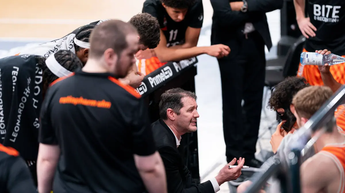 GER, Veolia Towers Hamburg vs Ratiopharm Ulm, Basketball, Bundesliga, Spieltag 16, Saison 2025/2026, 18.01.2026: Ty Harrelson Ratiopharm Ulm, Trainer Timeout/Auszeit, GER, Veolia Towers Hamburg vs Ratiopharm Ulm, Basketball, Bundesliga, Spieltag 16, Saison 2025/2026, 18.01.2026 GER, Veolia Towers Hamburg vs Ratiopharm Ulm, Basketball, Bundesliga, Spieltag 16, Saison 2025/2026, 18.01.2026 Hamburg *** Ty Harrelson Ratiopharm Ulm, Coach Timeout Timeout, GER, Veolia Towers Hamburg vs Ratiopharm Ulm, Basketball, Bundesliga, Matchday 16, Season 2025 2026, 18 01 2026 GER, Veolia Towers Hamburg vs Ratiopharm Ulm, Basketball, Bundesliga, Matchday 16, Season 2025 2026, 18 01 2026 Hamburg Copyright: xEibner-Pressefoto/MaxxVincenx EP_MVN