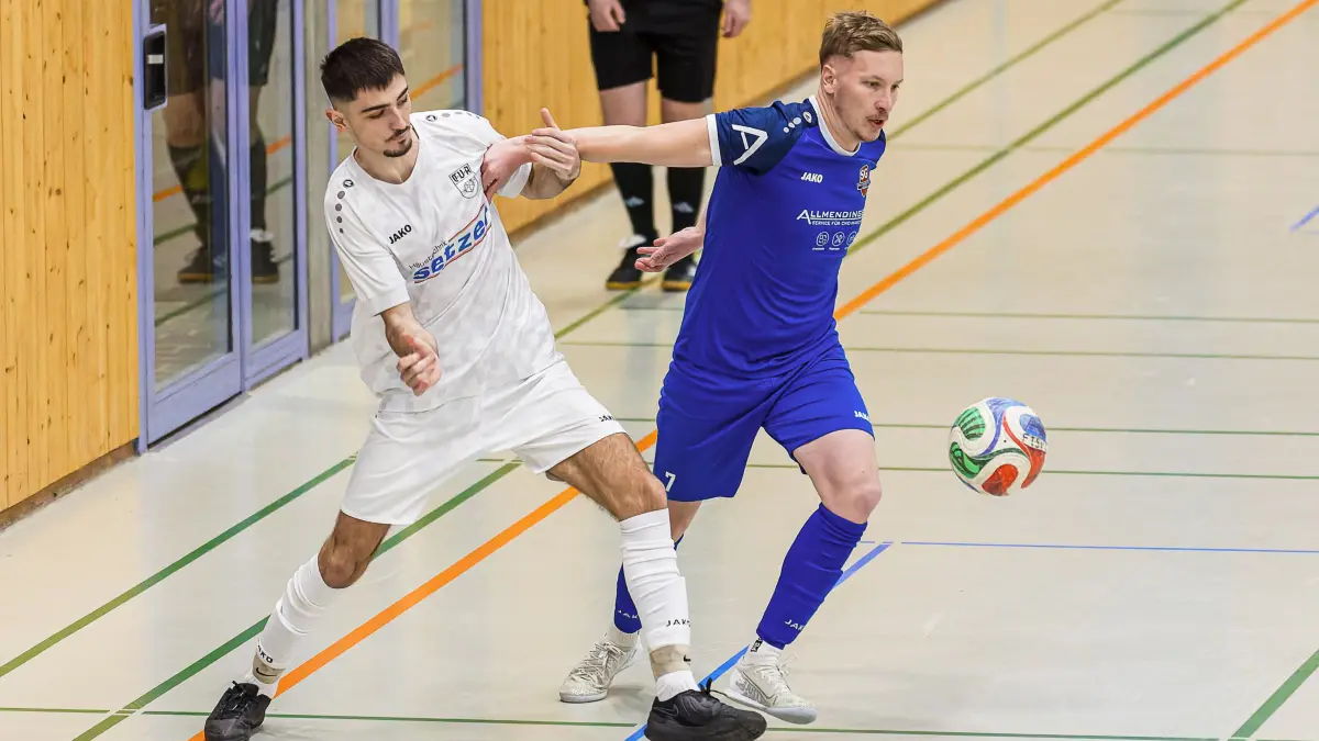 Hallenfußball: Hallenfußball; 7. BMW Fetzer Cup Hallenturnier;
TV Altenstadt - SGM Bad Überkingen/Hausen;
17.01.2026; Ankenhalle, Kuchen.
Foto: Thomas Madel