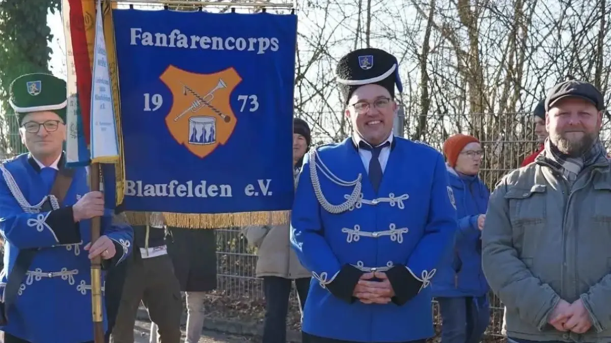 Nicht nur als Beobachter, sondern auch als Teilnehmer im Fanfarencorps Blaufelden im Einsatz: Bürgermeister Michael Dieterich.