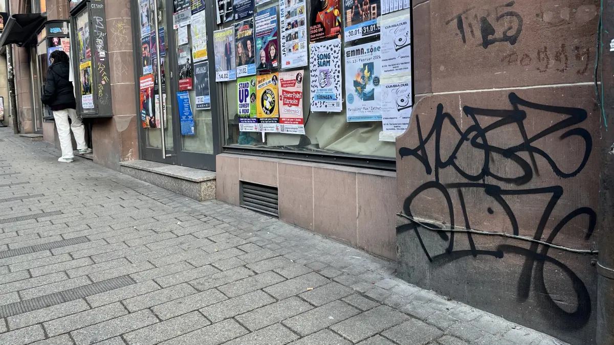 Graffiti in der Tübinger Mühlstraße: Der mutmaßliche Täter wurde überführt. Zeugen könnten von OB Boris Palmer eine Belohnung ausbezahlt bekommen.