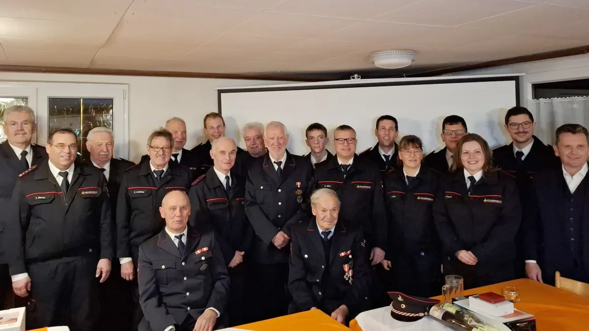 Ehrungen und Beförderungen bei der Horber Feuerwehr-Abteilung "Dießener Tal".