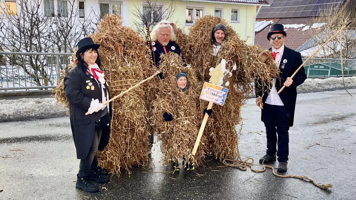 Strohbär Empfingen Johannes Truffner Strohbärentag