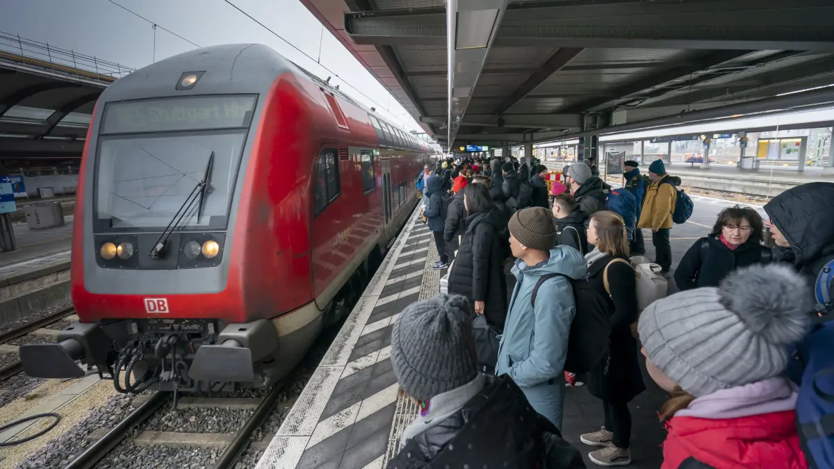 Digitalisierung Kein Fernverkehr am Ulmer Hauptbahnhof Nur Nahverkehr und Ersatzverkehr in überfüllten Zügen