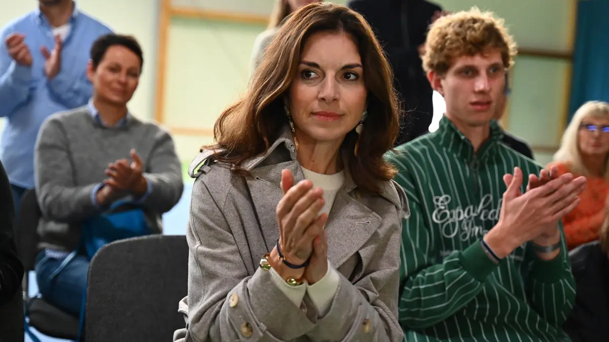 Gabriella (Bianca Hein) setzt ihre Tochter massiv unter Druck.