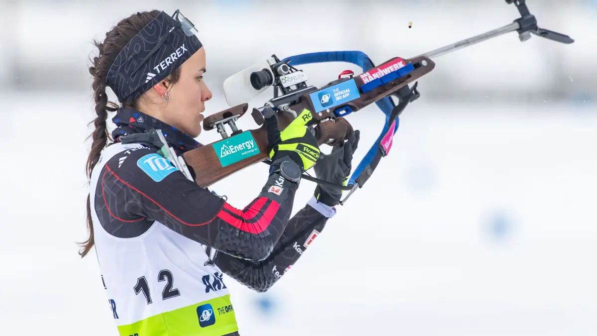 Mareike Braun vom DAV im IBU Cup Biathlon am Arber in Bodenmais.