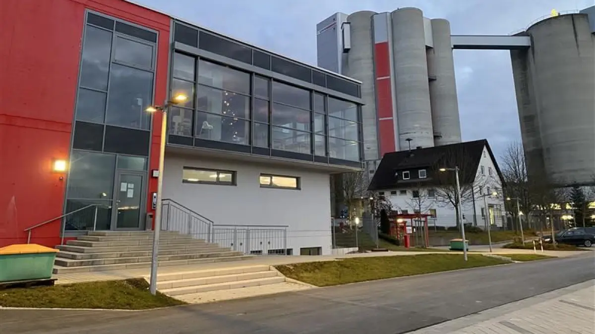 Schwenk Zement in Allmendingen. Auf dem Beriebsgelände wird eine neue Tankstelle gebaut.