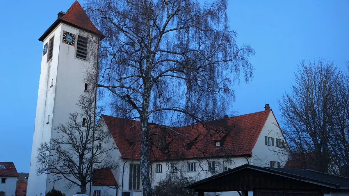 Die einst evangelische Erlöserkirche in Tailfingen auf Langenwand befindet sich jetzt im Besitz der Stadt Albstadt und soll abgerissen werden.