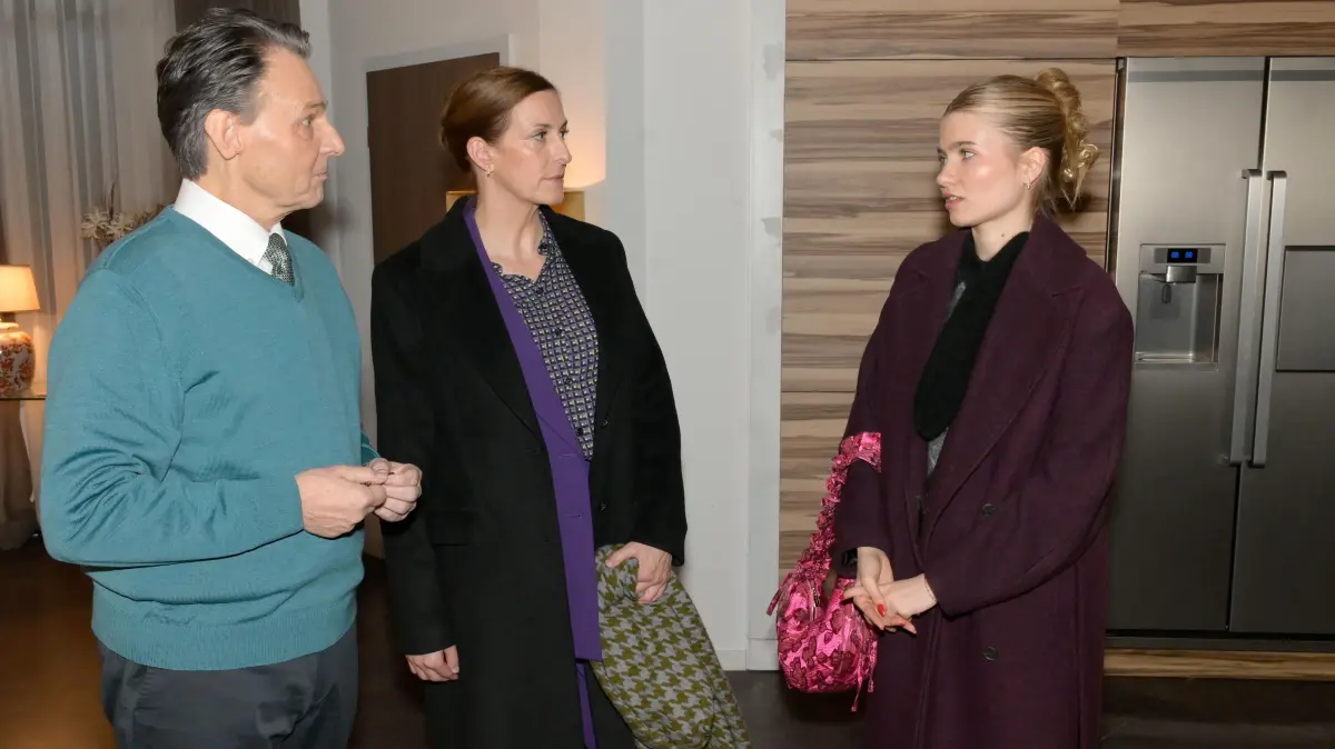 Johanna (Charlott Reschke, r.) versucht sich, mit Jo Gerner (Wolfgang Bahro) und Katrin (Ulrike Frank) auszusprechen.
