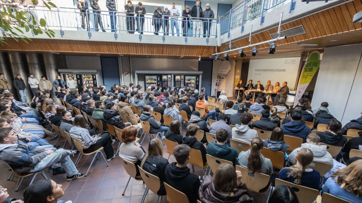 Gewerbliche Schule: Podiumsdiskussion zur Landtagswahl