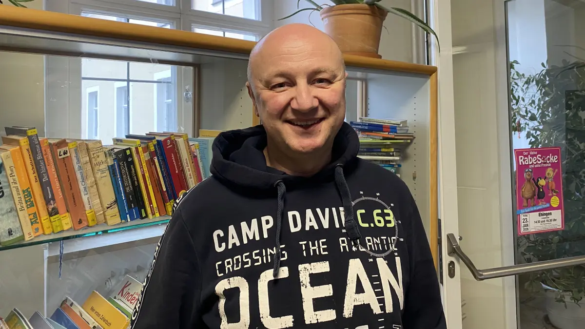 Hanadin Slatina in der Grundschule am Alten Konvikt. Hier unterstützt er die Schulsozialarbeit - eine von vielen ehrenamtlichen Aufgaben.
