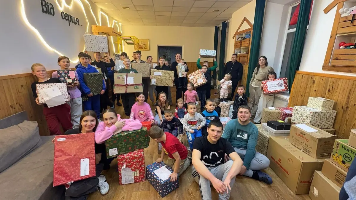 Die Kinder in Olexandrija freuten sich mächtig über die Pakete und Geschenke unter anderem aus dem Zollernalbkreis.