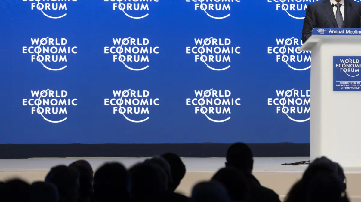 epa04575565 Egyptian President Abdel Fattah al-Sisi speaks during a panel session of the 45th Annual Meeting of the World Economic Forum (WEF) in Davos, Switzerland, 22 January 2015. The overarching theme of the meeting, which takes place from 21 to 24 January, is 'The New Global Context'. EPA/LAURENT GILLIERON ++ +++ dpa-Bildfunk +++