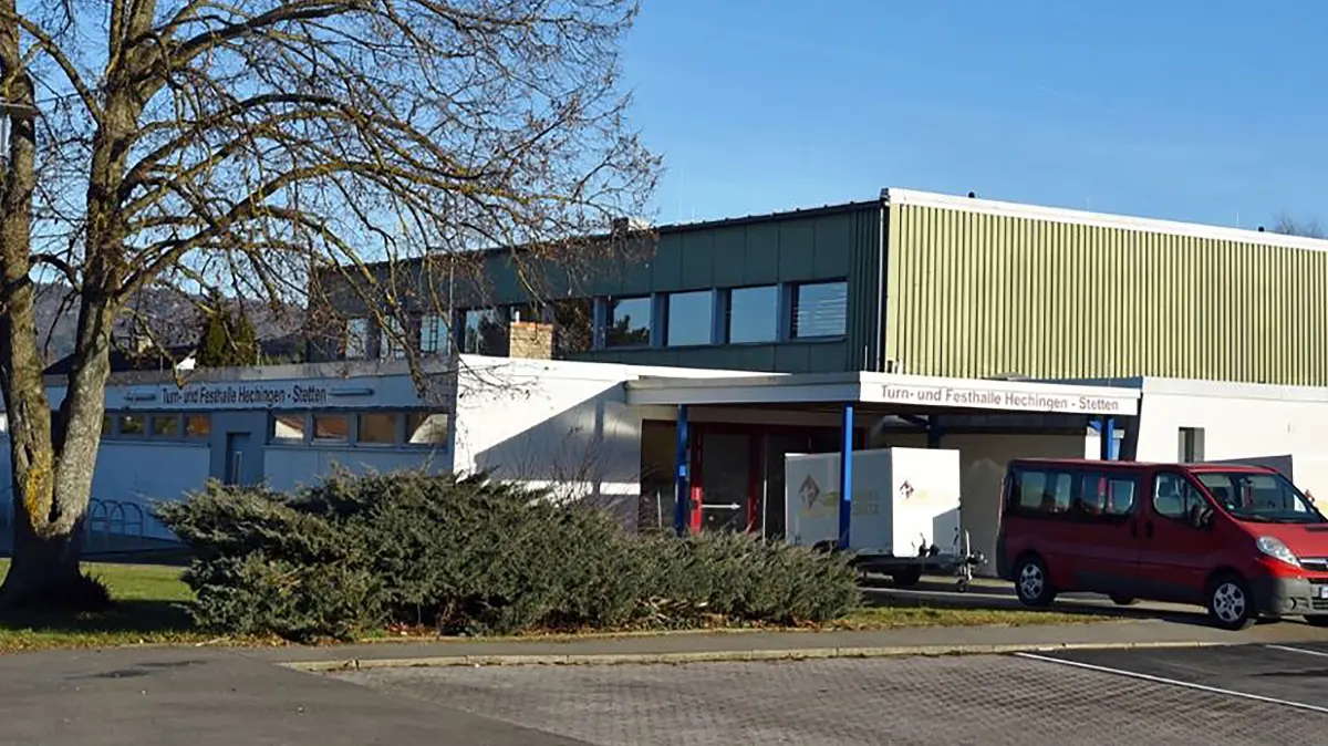 Die Stettener Festhalle hat ein klares Ablaufdatum: An Silvester 2026 ist Schluss. Die Standfestigkeit ist nicht mehr gegeben. Die Planungen für einen Ersatzneubau laufen.