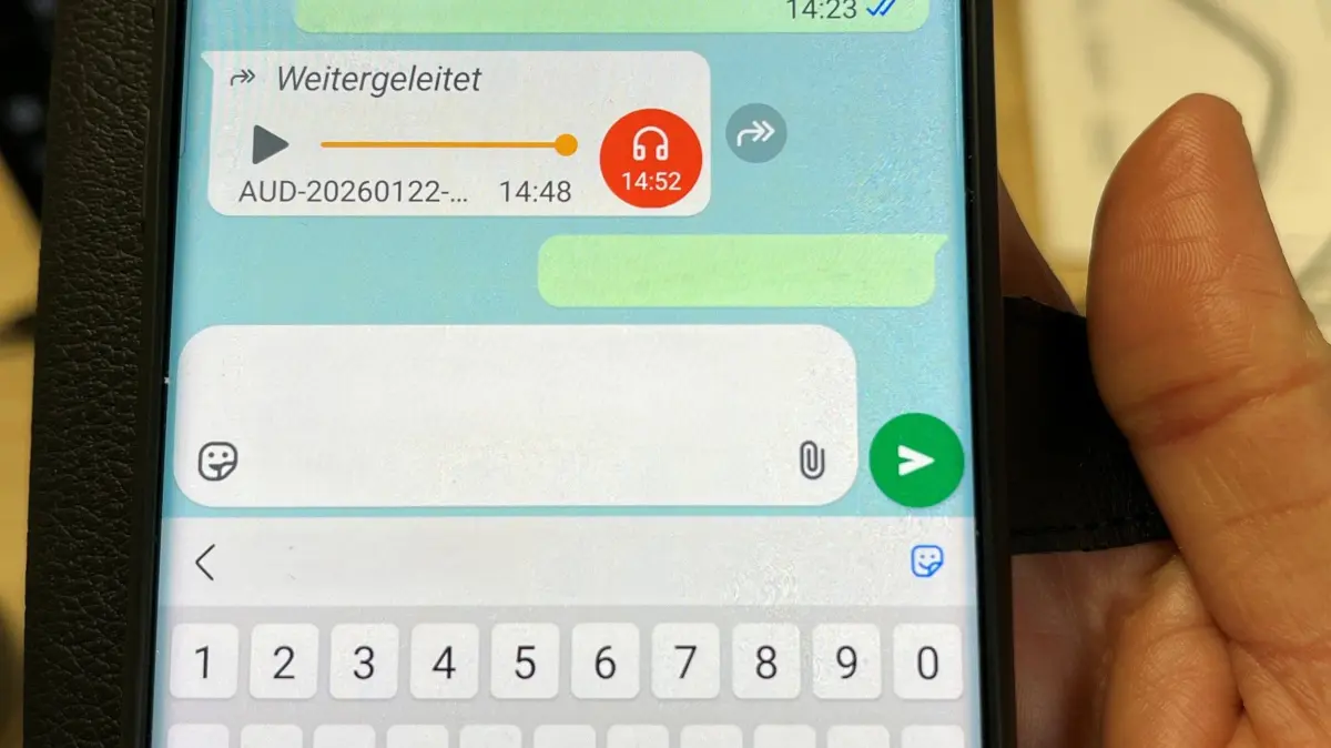 In Sulz und Umgebung kursiert in diversen WhatsApp-Gruppen eine dubiose Sprachnachricht. Aufgezogen wie ein professioneller Podcast greift sie den vermeintlichen Auftragsmord auf, der für viel Gesprächsstoff in der Neckarstadt gesorgt hat.