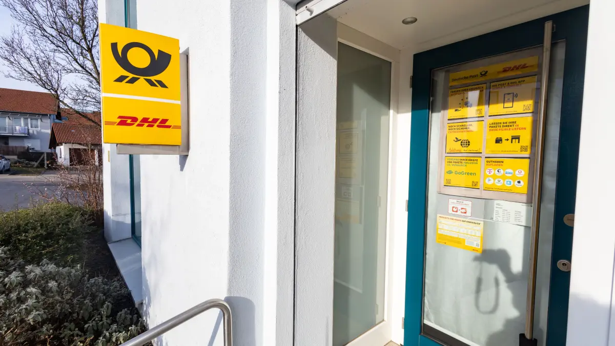 Hattenhofen Post Postfiliale in der Schule