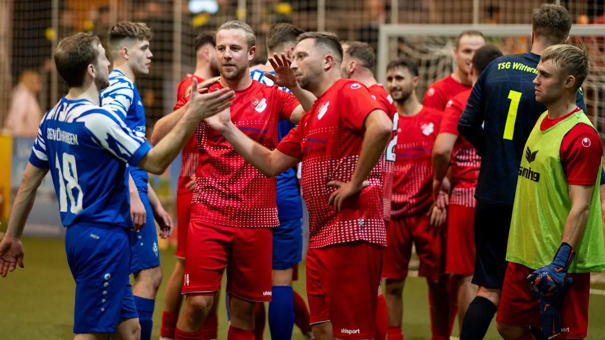 Muehlbachtalpokalturnier 2026, Hallenfussball, Finalspiel, 22.01.2026: Freude/Emotionen/ Jubel, der Sieg geht an die TSG Wittershausen, Jannik Schneider, (TSG Wittershausen, #14) Mitte feiert mit Nick Heizmann, (SG Voehringen, #18), links,
Muehlbachtalpokalturnier 2026, Hallenfussball, Finalspiel, 22.01.2026
Eibner-Pressefoto/Andreas Ulmer