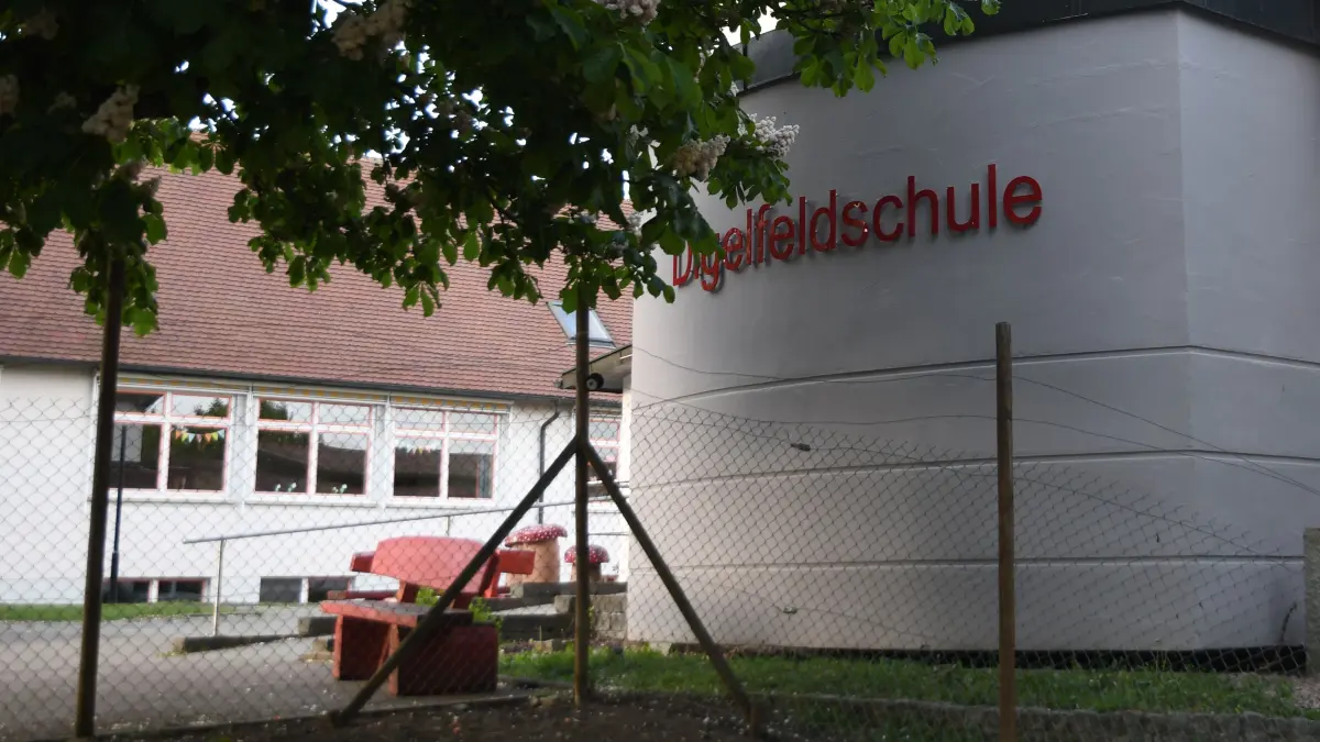 In die Digelfeldschule will die Stadt Hayingen eine Mensa einbauen. Zudem soll die dortige Hausmeisterwohnung in Verwaltungsräume umgebaut werden.