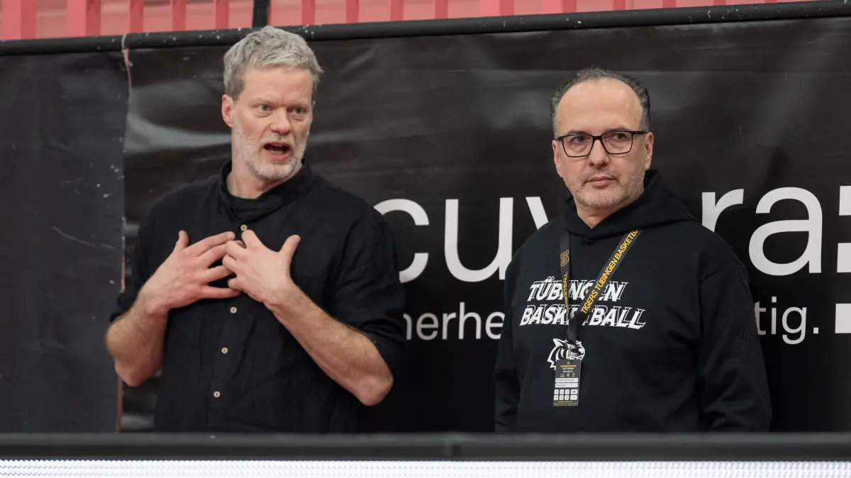 GER, Tigers Tuebingen vs. BG Goettingen, Basketball, Herren, Barmer 2. Basketball Bundesliga, ProA, 19. Spieltag, Spielzeit 2025/2026, 24.01.2026: v.li. Eric Detlev (Tigers Tuebingen, Sportdirektor), Stefan Herrmann (Tigers Tuebingen, Vorstand)
GER, Tigers Tuebingen vs. BG Goettingen, Basketball, Herren, Barmer 2. Basketball Bundesliga, ProA, 19. Spieltag, Spielzeit 2025/2026, 24.01.2026,
Foto: Eibner-Pressefoto/Wolfgang Frank