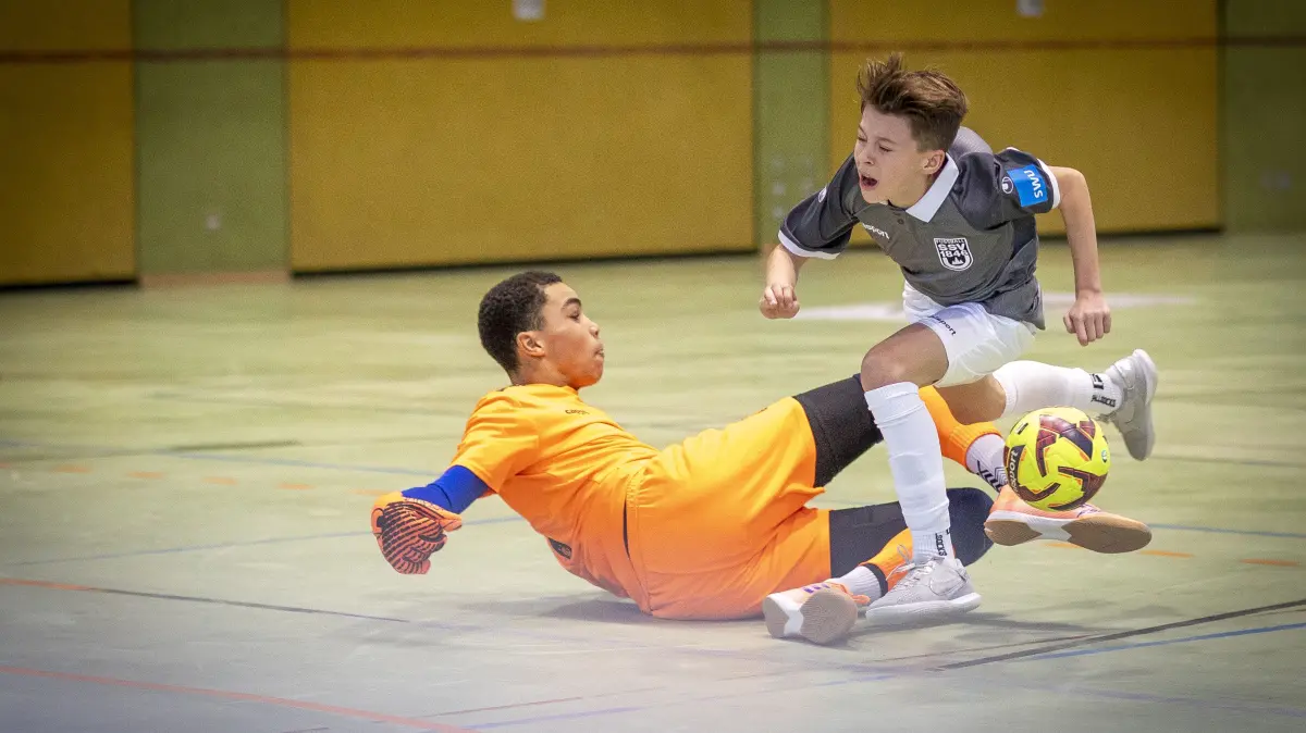 Fußball, Nachwuchs: Das internationale Blausteiner Turnier der U14 am Samstag - So lief das Turnier in der Lixsporthalle