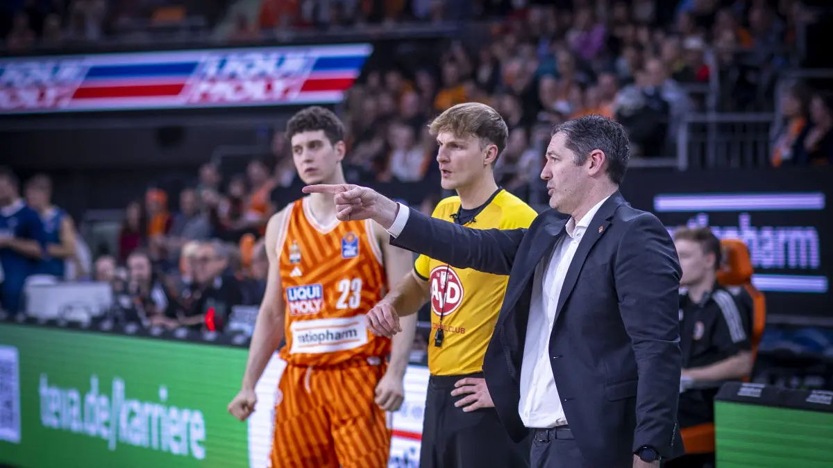 Basketball-Bundesliga: - Ratiopharm Ulm orange gegen Heidelberg blau