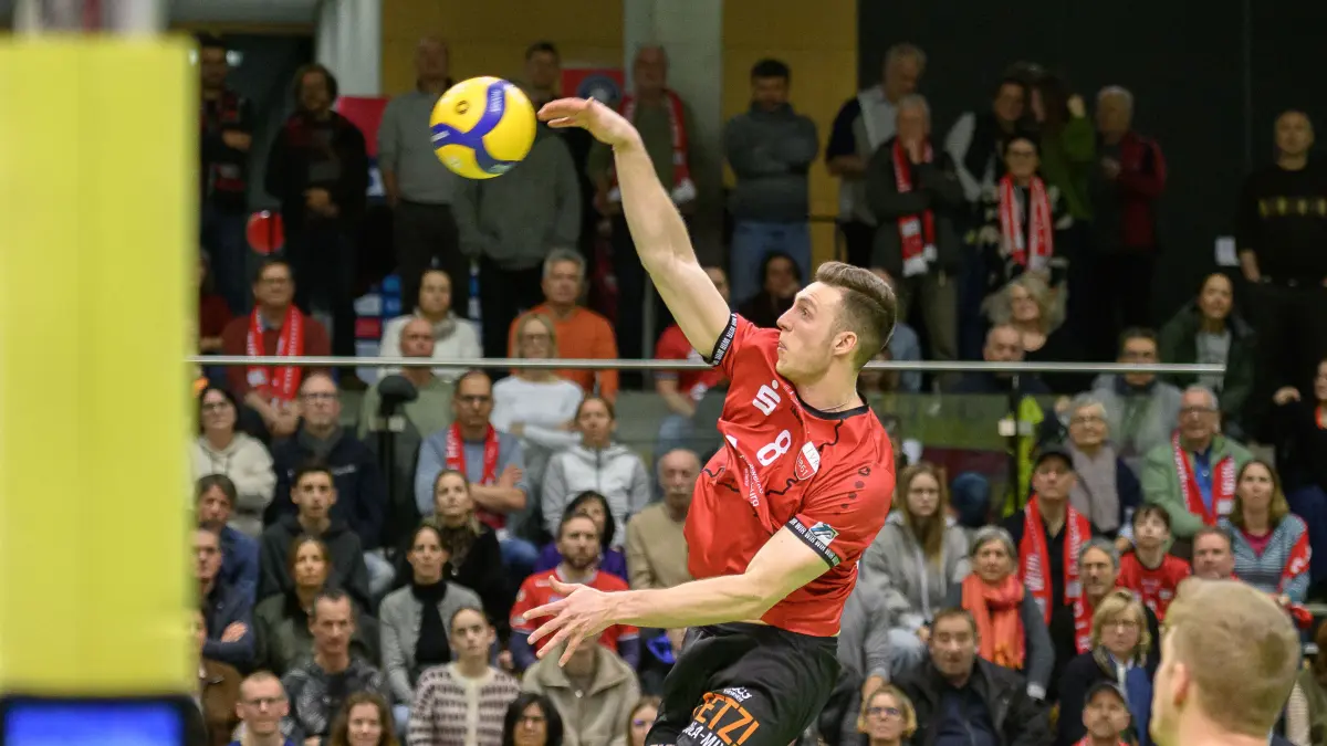 TV Rottenburg vs. TSV Muehldorf, Volleyball, 2. Bundesliga Sued, 15. Spieltag, Spiel 5592, Saison 2025/2026, 24.01.2026: im Angriff: Niklas Lichtenauer (TV Rottenburg, #08)
TV Rottenburg vs. TSV Muehldorf, Volleyball, 2. Bundesliga Sued, 15. Spieltag, Spiel 5592, Saison 2025/2026, 24.01.2026,
Foto: Eibner-Pressefoto/Ralph Kunze