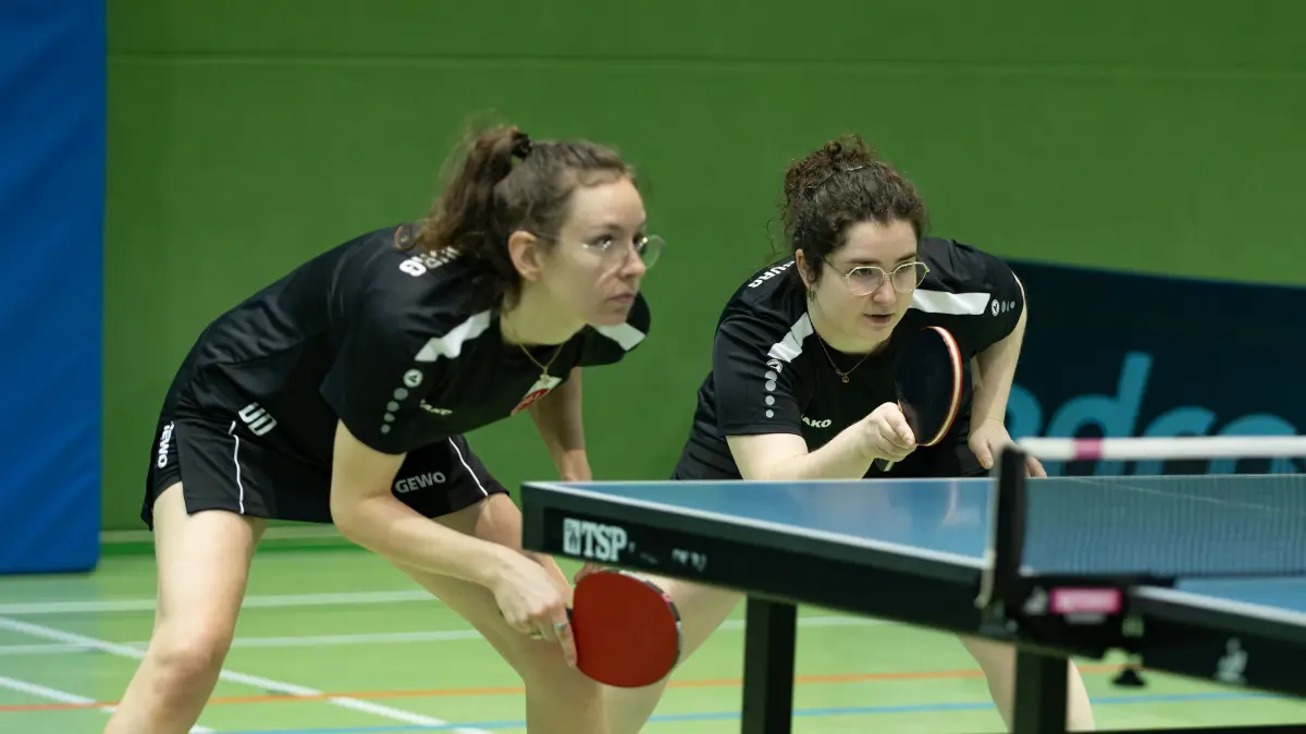 TuS Metzingen vs. TV Rottenburg, Tischtennis, Landesliga Frauen, Saison 2025/2026, 25.01.2026: Seline Wehrmann, (FC Rottenburg,), rechts, mit Mitspielerin Denise Doettling, (FC Rottenburg)
TuS Metzingen vs. TV Rottenburg, Tischtennis, Landesliga Frauen, Saison 2025/2026, 25.01.2026
Eibner-Pressefoto/Andreas Ulmer