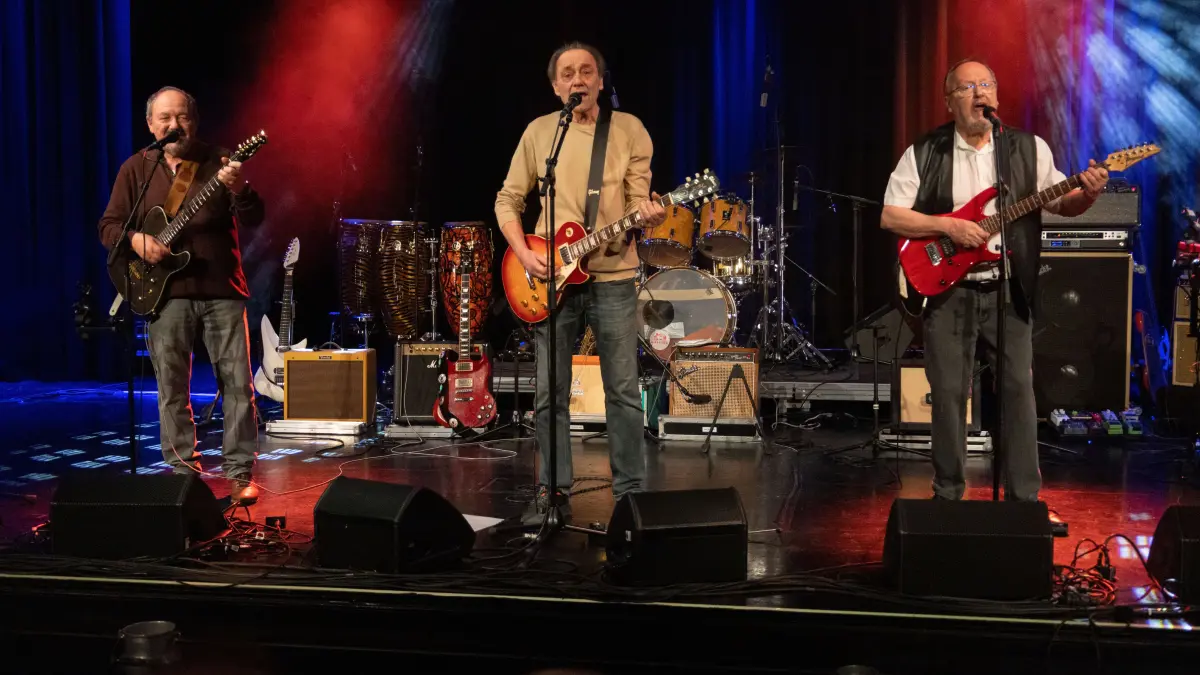 Konzert Werner Dannemann mit Musikerkollegen aus 60 Jahren in der Stadthalle Eislingen erste Band Frogs