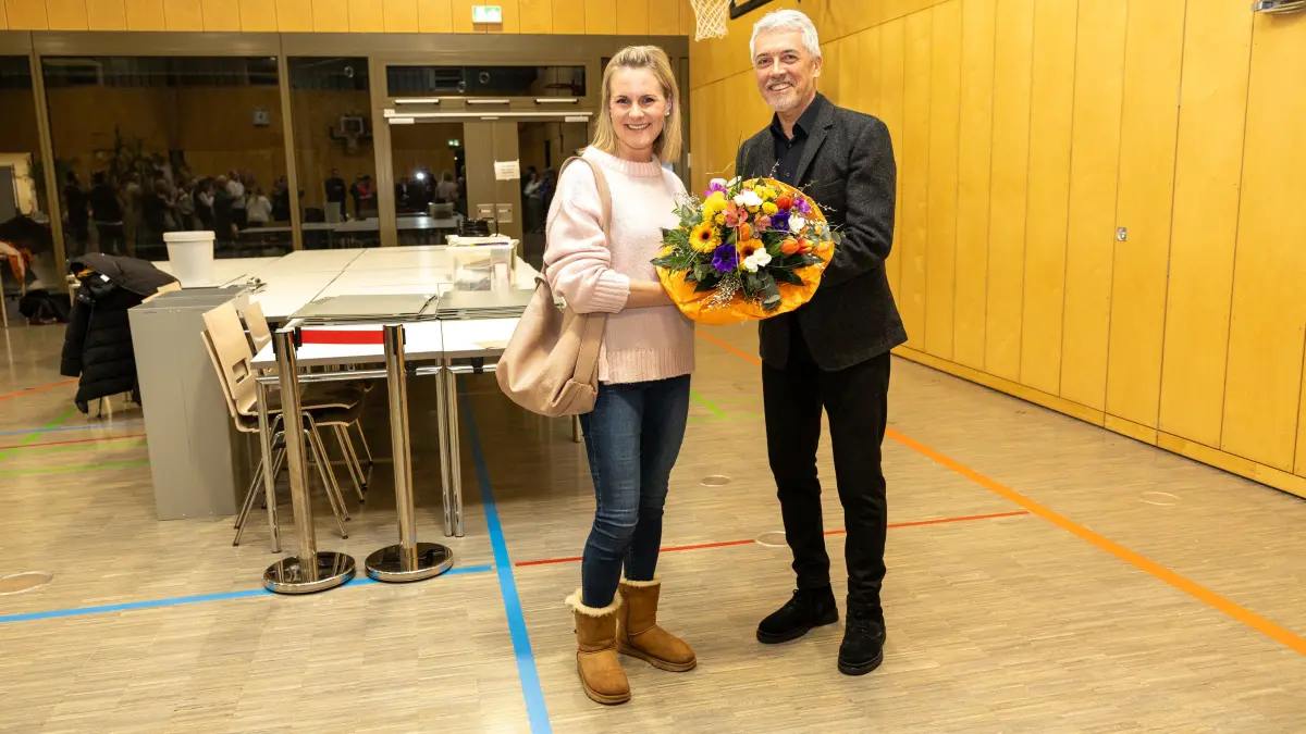 Wahlsiegerin Simone Staib und Amtinhaber Thomas Schubert
Bürgermeisterwahl Eschenbach, Kandidatin Simone Staib, Patrick Coleman, Technotherm-Halle, Im den Bühlgarten 4, 73107 Eschenbach, 25.01.2026 - 18:00 Uhr ,
Foto: PhotoPeet-Eventfotografie/Peter Harich