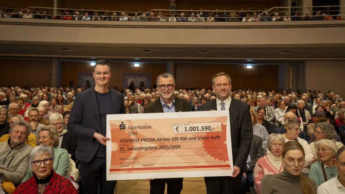 Neujahrskonzert Heeresmusikkorps Ulm, CCU, mit Präsentation Spendenergebnis Aktion 100 000 und Ulmer helft.