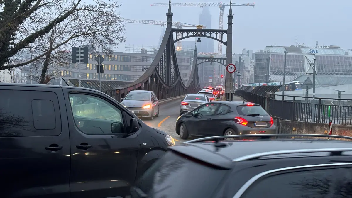Neuthorbrücke Ulm Verkehr, Einmündung Michelsbergstraße