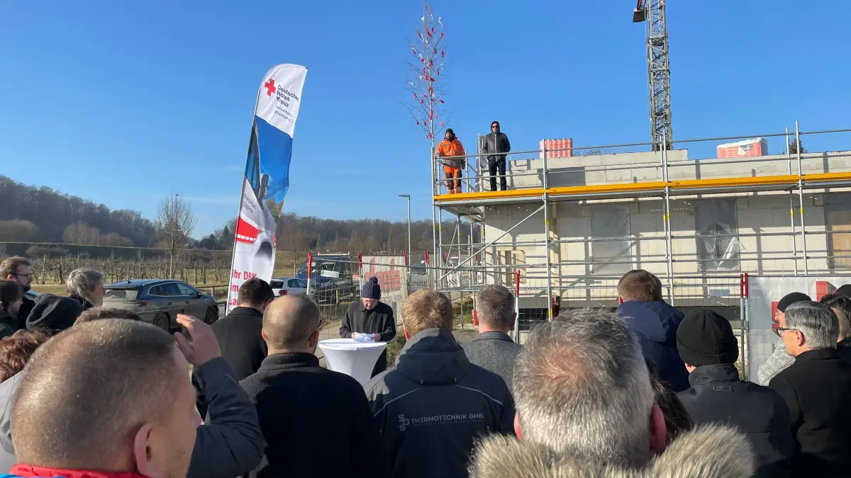 Die neue Notarztwache des DRK hat ihr Richtfest gefeiert.