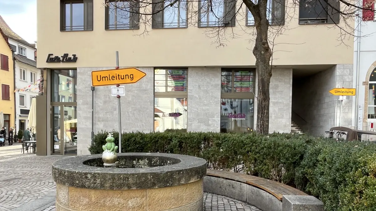 Umleitung trifft Umleitung. Ja, wo sollen sie denn jetzt laufen, die Rottenburger?