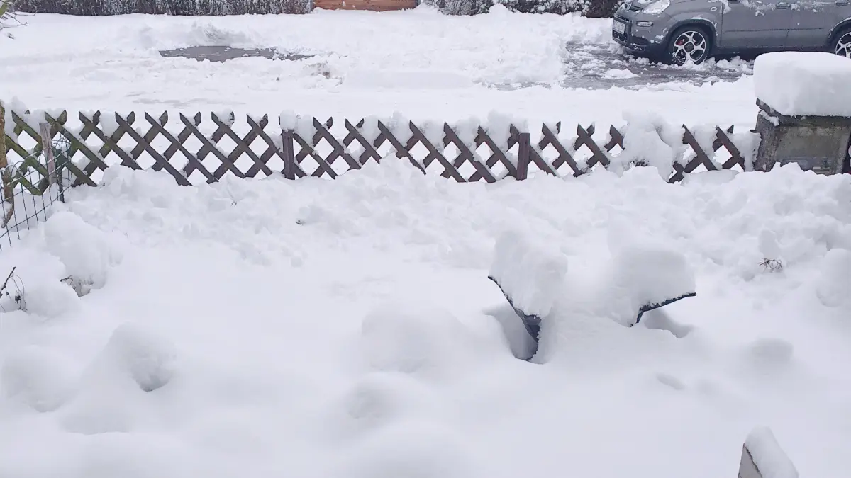 Wintereinbruch in EIslingen, Rekordmenge an Schnee bei Wetterdiensttechniker Hans Juchert