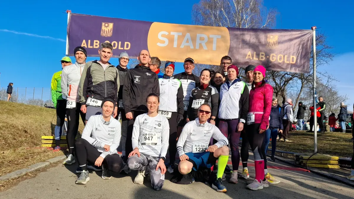 Die Läuferinnen und Läufer der LG Steinlach-Zollern genossen die Wintersonne bei der zweiten Station des Alb-Gold-Winterlaufcups in Pliezhausen-Gniebel.