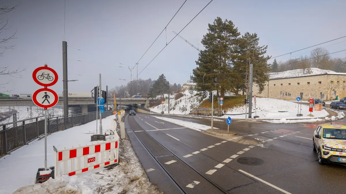 Kienlesbergstraße wird ab 13. Februar wochenlang für den Verkehr komplett gesperrt. Grund: Abbruch Wallstraßenbrücke