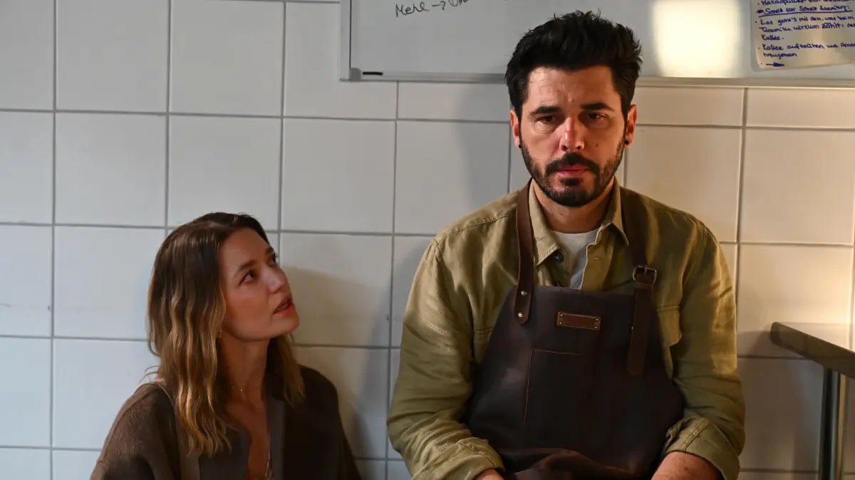 Nathalie (Amrei Haardt) kämpft derzeit um Matteo (Riccardo Angelini).