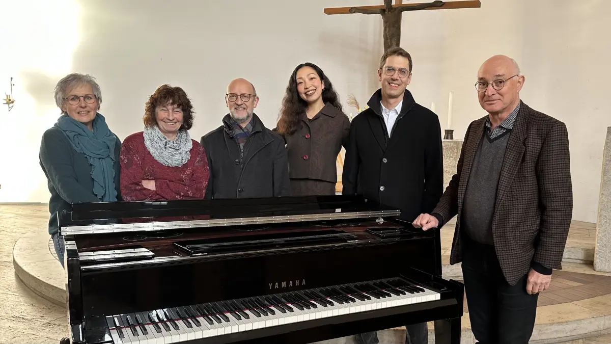Die neue Kantorin mit ihrem Team (von links): Dagmar Behammer, Sabine Takać, Simon Künzler, Tomoyo Inoue, Andreas Wündisch und Michael Hagner.