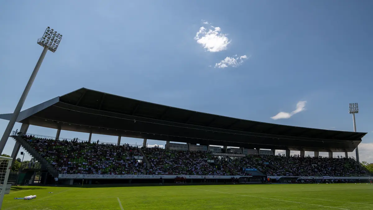 Die Heimspielstätte des SSV Reutlingen: Im Kreuzeichestadion ist der Traditionsverein jedoch nur Mieter und muss sich den Entscheidungen der Stadt beugen. Ein Umstand, der im Verein nicht nur auf Wohlwollen trifft.