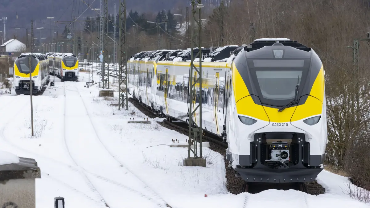 Amstetten - geparkte Zuggarnituren für bwegt auf angemieteten Gleisen der UEF