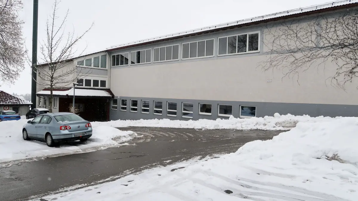Böhmenkirch - Eine der vielen Maßnahmen, mit denen Böhmenkirch seine klamme Kasse aufbessern will: Die Mieten für die Gemeindehalle wurde erhöht.