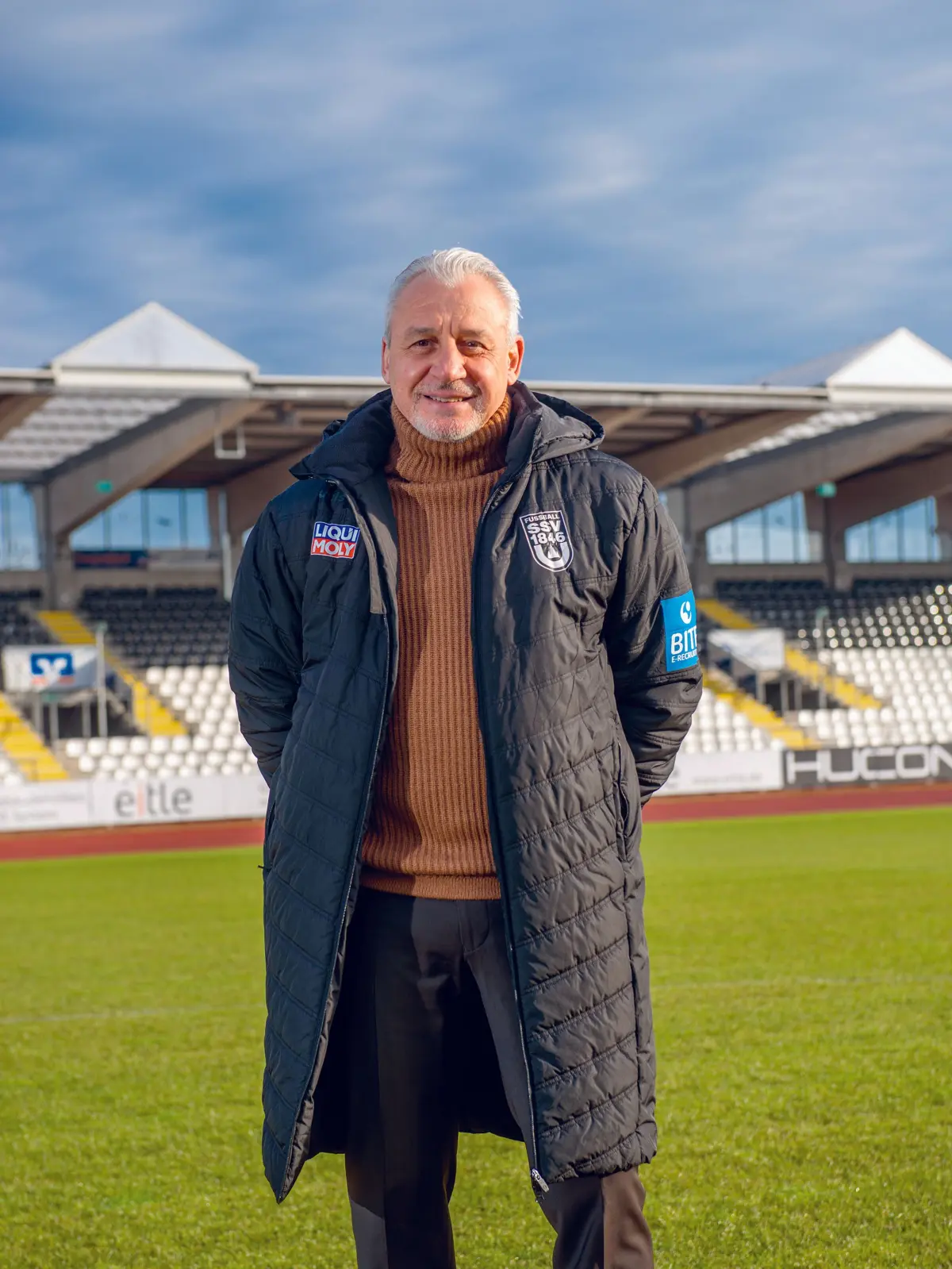 Der Trainer des SSV Ulm1846 Fußball, Pavel Dotchev, im Interview mit dem Stadtmagazin acht.neun.