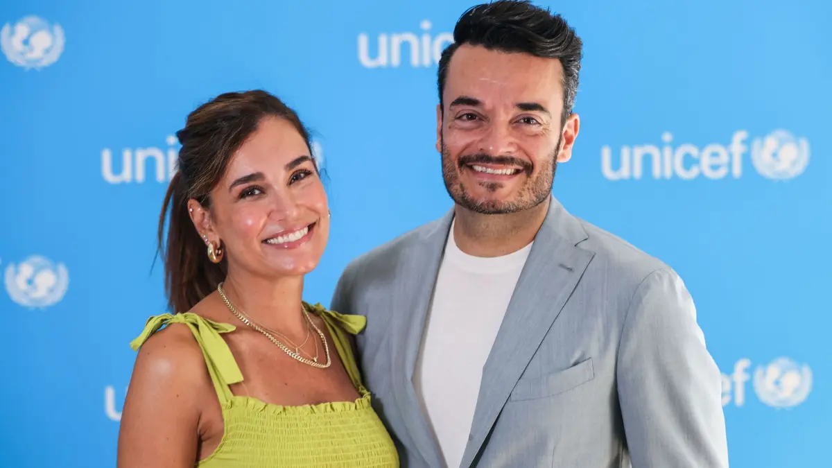 „Die Zarrellas“: ARCHIV - 02.07.2025, Nordrhein-Westfalen, Köln: Jana Ina (l) und Giovanni Zarrella, Fernsehmoderatoren, posieren für Fotografen bei der Ernennung zu Unicef-Paten. (zu dpa: «Zarrellas kriegen Reality-Serie wie die Kaulitz-Brüder») Foto: Oliver Berg/dpa +++ dpa-Bildfunk +++