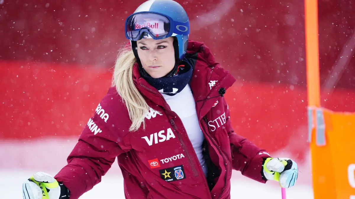 Ski-Weltcup in Crans-Montana: 30.01.2026, Schweiz, Crans Montana: Ski alpin: Weltcup, vor der Abfahrt, Frauen, Lindsey Vonn aus den USA steht auf der Piste. Foto: Pier Marco Tacca/AP/dpa +++ dpa-Bildfunk +++
